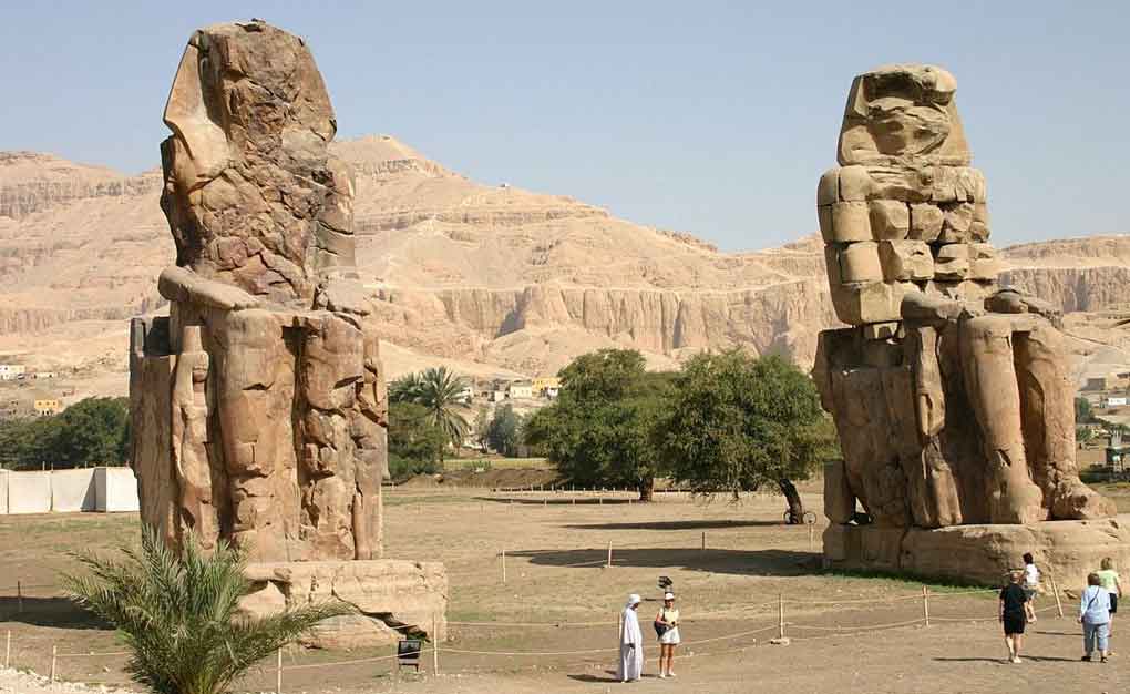 Énigmes autour des Colosses de Memnon